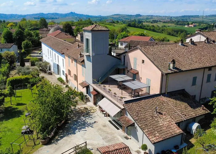 Farm stay Le Tre Rose - Cantina Zanello Rosignano Monferrato